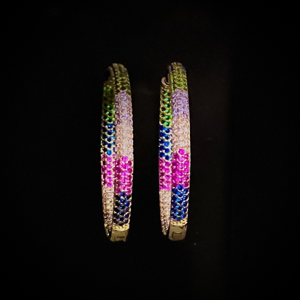 Multi colored sapphire 4.2 cm hoop earrings, 18k yellow gold finish. Brand new